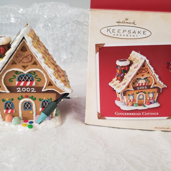 2002 Hallmark Keepsake ornament Gingerbread Cottage - NIP - Picture 3 of 4